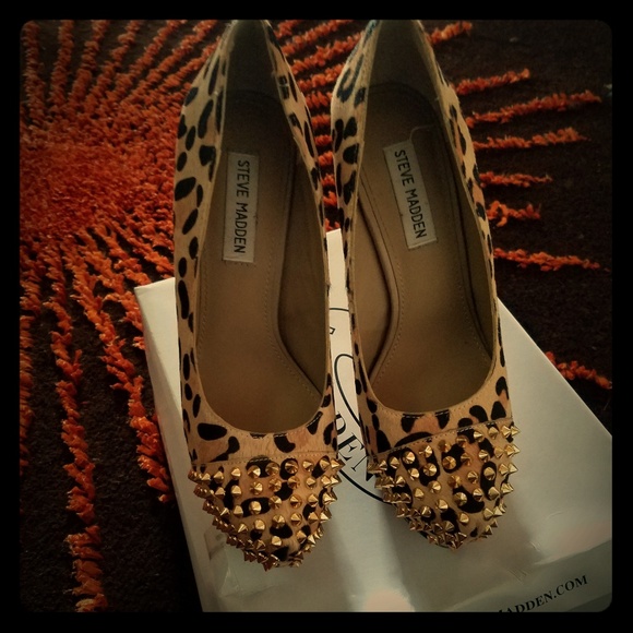 Shoes - Picture 1 of 8